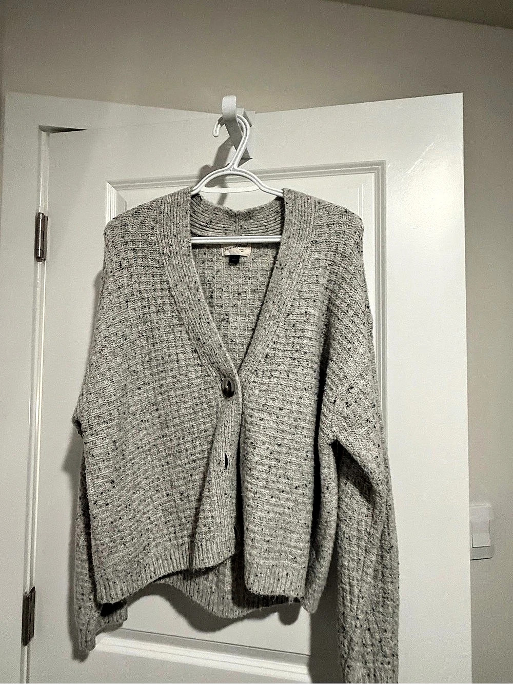 Universal Thread Cardigan in Gray Size Large Like New